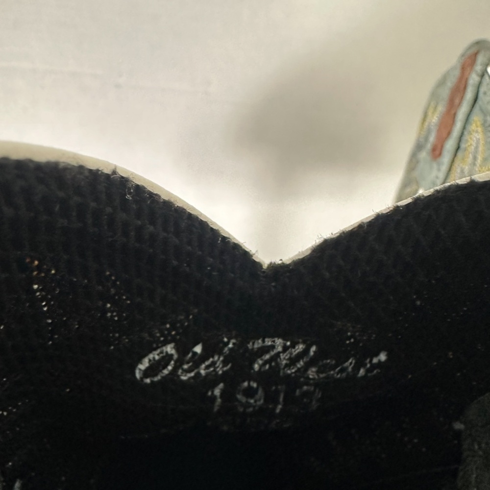 Kids size 1 Cowboy Boots - Picture 4 of 5
